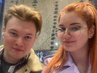 Ερωτική συνομιλία μέσω βίντεο NudeFox