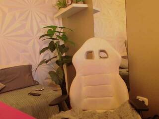 Ερωτική συνομιλία μέσω βίντεο nyanyadolls