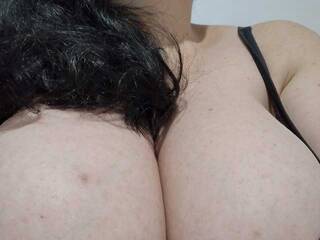 Ερωτική συνομιλία μέσω βίντεο Nykyxo