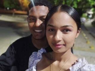 Ερωτική συνομιλία μέσω βίντεο Oliver-Mina