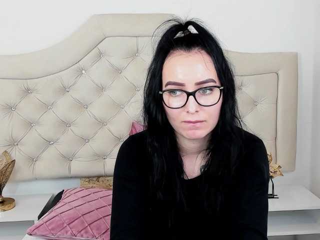 Εκπομπές οθόνης OliviaDiamond