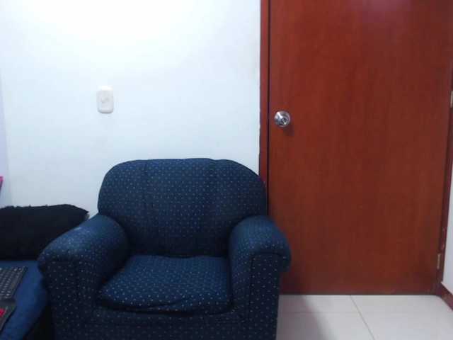 Εκπομπές οθόνης pamelaaniston