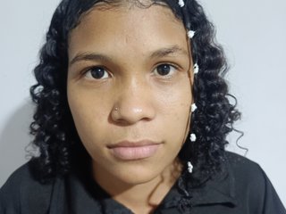 Ερωτική συνομιλία μέσω βίντεο paola-03