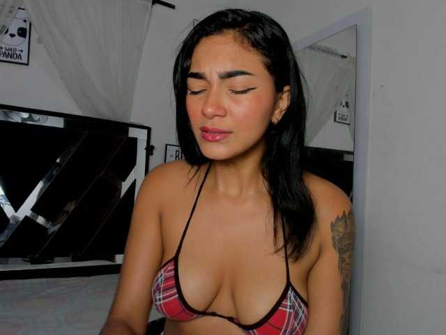 Φωτογραφίες PARKERCINTHIA hy guys, domi is active, vibra me.#teen #brunette #slim #young #latina #18 #natural #cute #sexy #feet #tits #domi #lush #joi #saliva #shaved