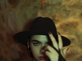 Ερωτική συνομιλία μέσω βίντεο PaulinneSmith