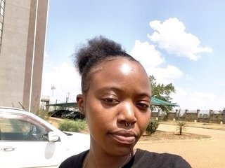 Ερωτική συνομιλία μέσω βίντεο PetiteLiza