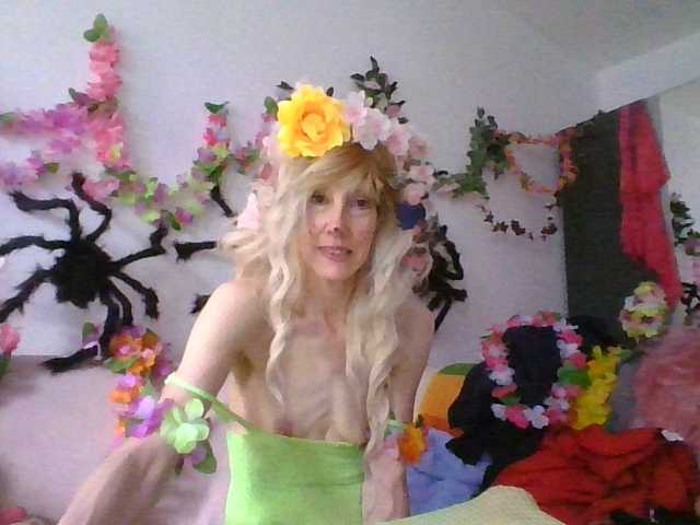 Φωτογραφίες pink-rainbow-flower12345 ------10 fach orgasmus.....pferde dildo...ohne ton wand aus pappe