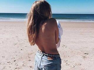 Ερωτική συνομιλία μέσω βίντεο pollyshy