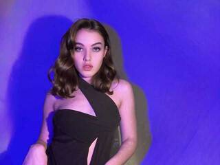 Ερωτική συνομιλία μέσω βίντεο PrettyJuna