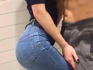 Ερωτική συνομιλία μέσω βίντεο tikitokilove