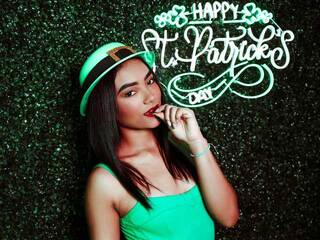 Ερωτική συνομιλία μέσω βίντεο PryanKabell