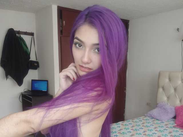 Η φωτογραφία προφίλ purple--girl