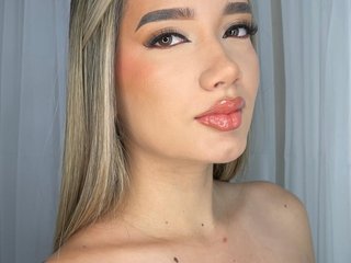 Ερωτική συνομιλία μέσω βίντεο Queen_Lucia