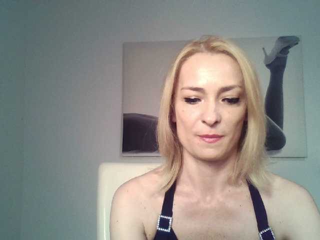 Εκπομπές οθόνης QueenofBerlin