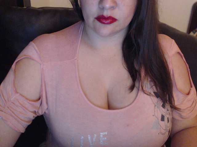 Φωτογραφίες MiladyEmma hello guys I'm new and I want to have fun He shoots 20 chips and you will have a surprise #bbw #mature #bigtits #cum #squirt