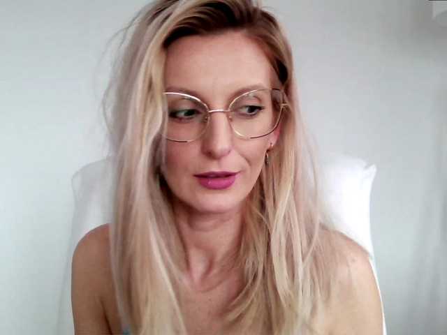 Φωτογραφίες RachellaFox Sexy blondie - glasses - dildo shows - great natural body,) For 500 i show you my naked body [none]