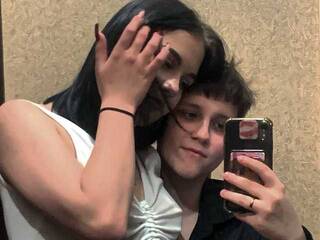 Ερωτική συνομιλία μέσω βίντεο Raven-Radiant