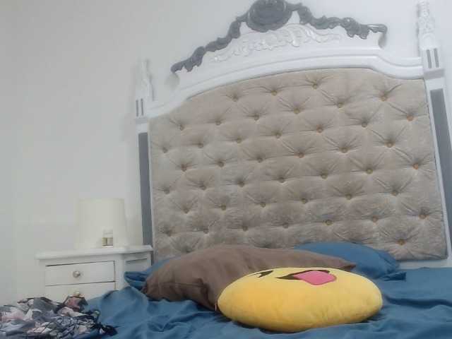 Εκπομπές οθόνης Reginafoxx-1