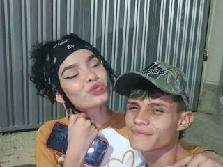 Ερωτική συνομιλία μέσω βίντεο RhabenaBoysex