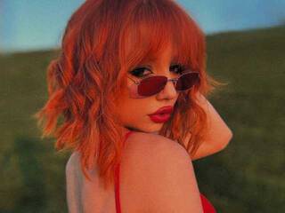 Ερωτική συνομιλία μέσω βίντεο RizhayaBestia