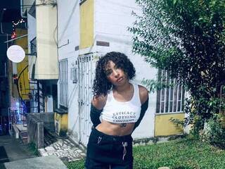 Ερωτική συνομιλία μέσω βίντεο roxane-summer