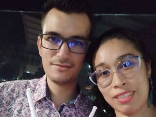 Ερωτική συνομιλία μέσω βίντεο RoxiSaul