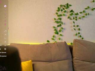 Ερωτική συνομιλία μέσω βίντεο Roxy-Sunny