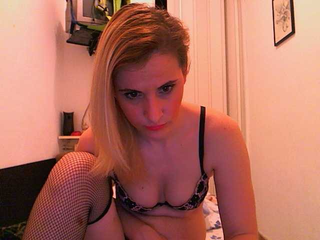 Εκπομπές οθόνης Roxycrazzy