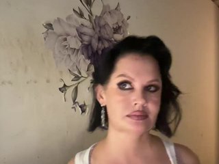 Ερωτική συνομιλία μέσω βίντεο RoyalBreasts