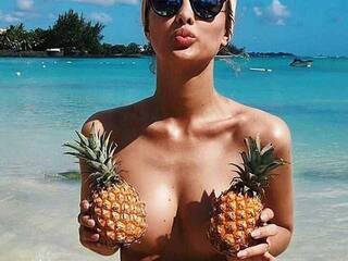 Ερωτική συνομιλία μέσω βίντεο Royal_candy