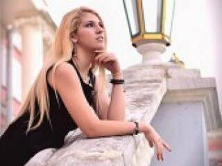 Ερωτική συνομιλία μέσω βίντεο rozashares