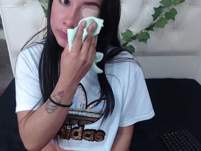 Εκπομπές οθόνης SabinaAdams