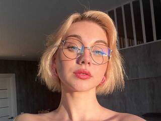 Ερωτική συνομιλία μέσω βίντεο sakuramt