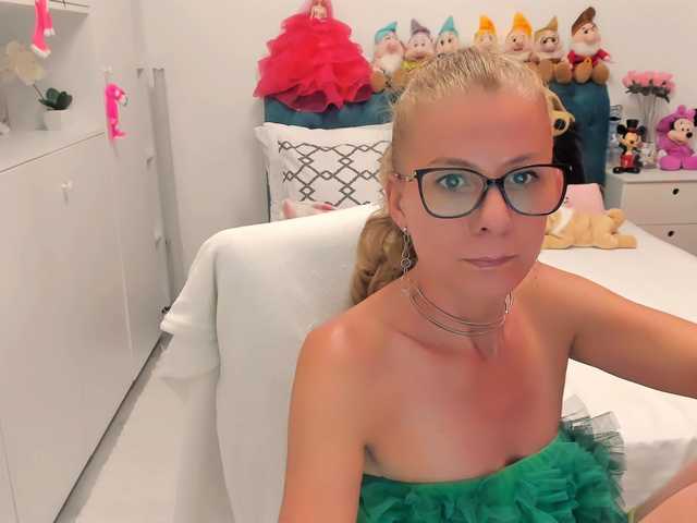 Φωτογραφίες SalomeJade come for you, stay for me #pvt #naked #natural #shy #lovense #vibes #thanks#boobs#pussy#