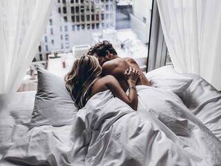 Ερωτική συνομιλία μέσω βίντεο SamantanThiag