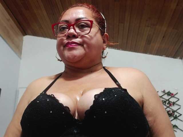 Φωτογραφίες Samantta-Jone Come and play with me sexy and hot #mature #bigboobs #milf #bbw #bigass MY GOALS IS: STREPTEASE
