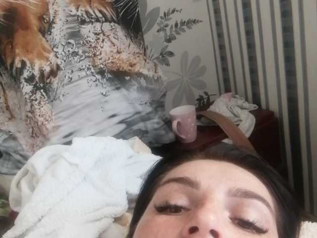 Εκπομπές οθόνης SamiraGaew