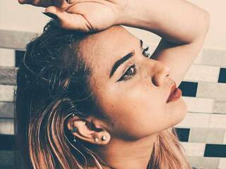 Ερωτική συνομιλία μέσω βίντεο samynandez