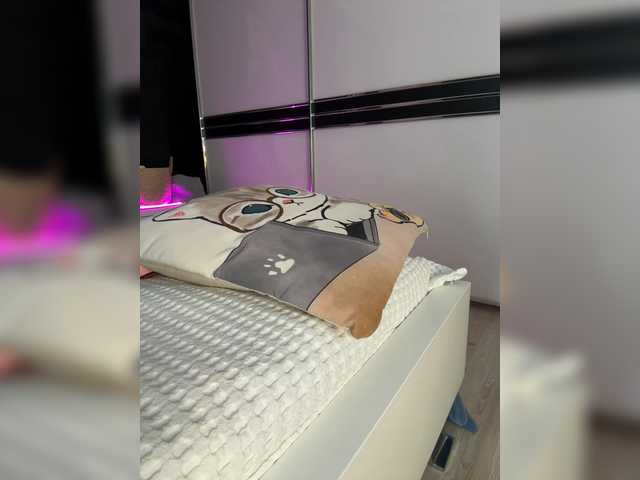 Εκπομπές οθόνης -Sara-