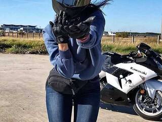 Ερωτική συνομιλία μέσω βίντεο SaraBet