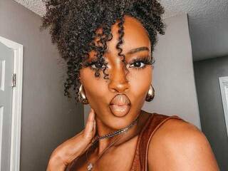 Ερωτική συνομιλία μέσω βίντεο Sarah-Sweets