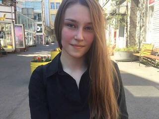 Ερωτική συνομιλία μέσω βίντεο SarahIcemann