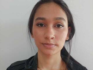 Ερωτική συνομιλία μέσω βίντεο saralione