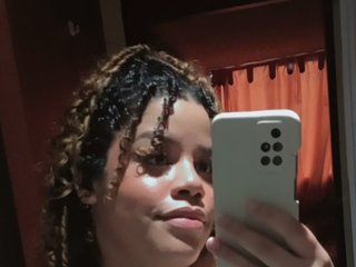 Ερωτική συνομιλία μέσω βίντεο saramorales1