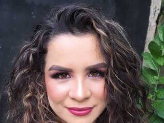 Ερωτική συνομιλία μέσω βίντεο sarastone