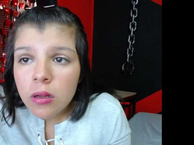 Εκπομπές οθόνης PalomaMami
