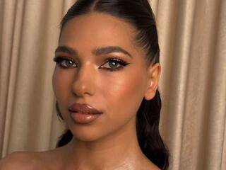 Ερωτική συνομιλία μέσω βίντεο Sashaluvv