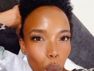 Ερωτική συνομιλία μέσω βίντεο ScarlettDiorFoxx