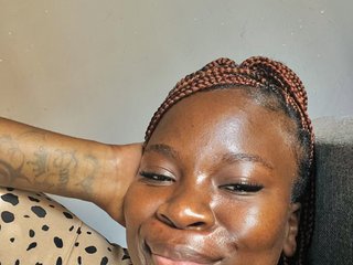 Ερωτική συνομιλία μέσω βίντεο Secymelanin