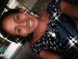 Ερωτική συνομιλία μέσω βίντεο selennerosse